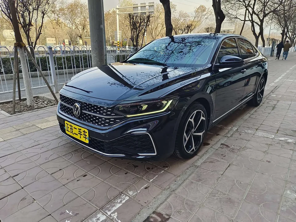 Volkswagen Passat 2023