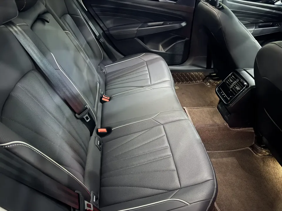 Volkswagen Passat Passat 2024 380TSI Deluxe Edition 2024 — миниатюра 5