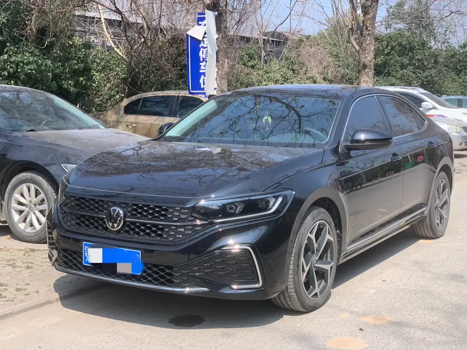 Volkswagen Passat 2025