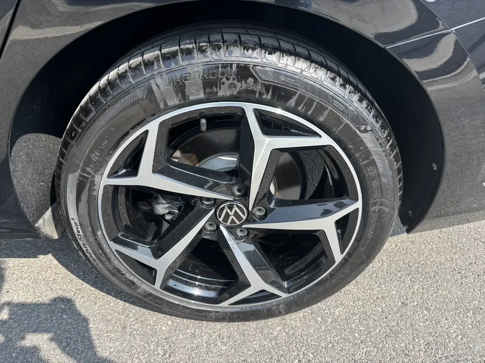 Volkswagen Passat Outstanding Model 380TSI Starry Sky Dragon Edition 2024 — миниатюра 2