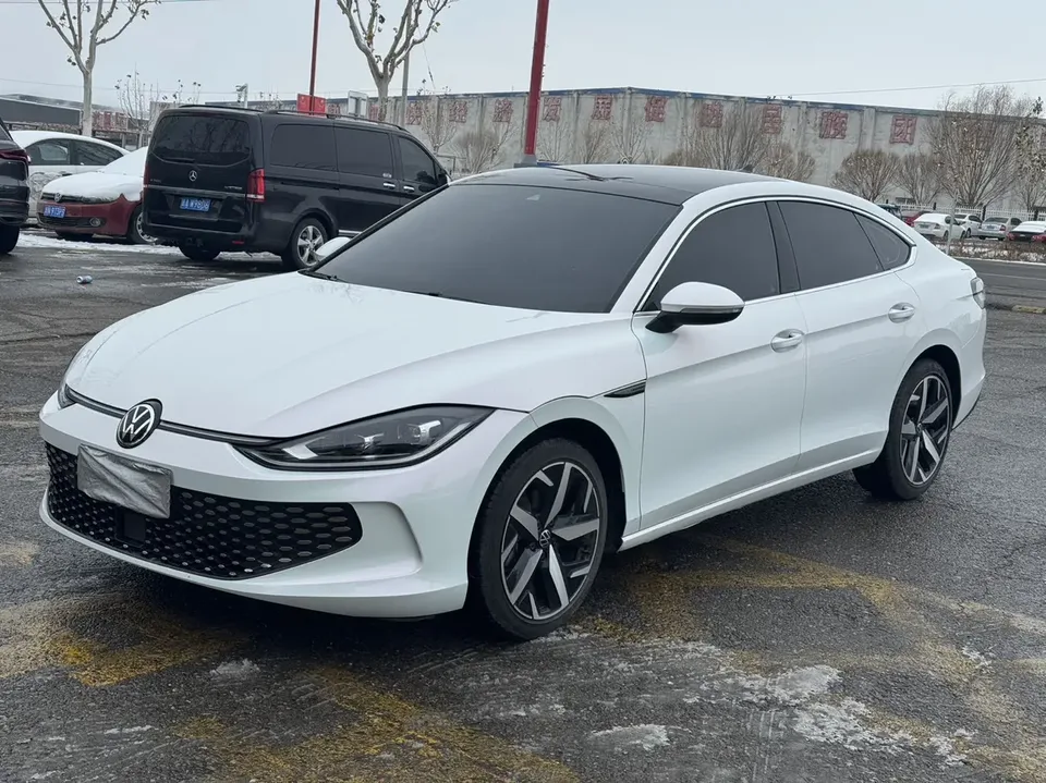 Volkswagen Lamando Lingdu 2024 2024 Lingdu Lingdu L 280TSI DSG Cool Edition 2025 — photo 1, buy with delivery to Moscow