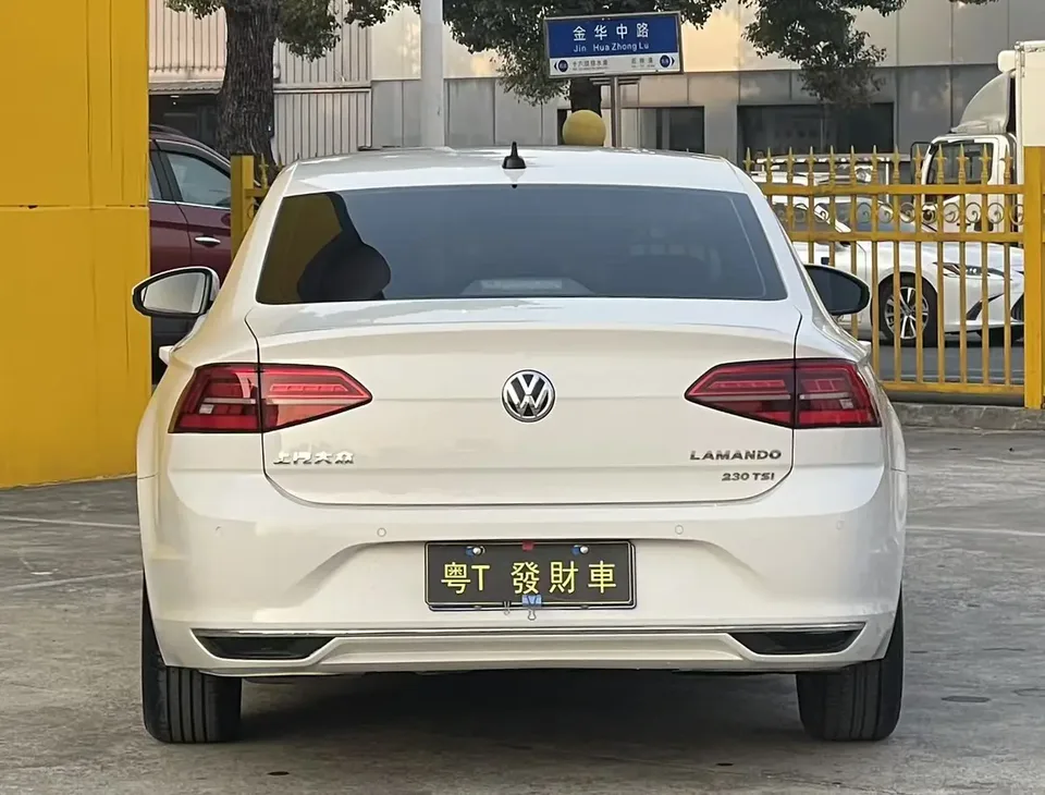 Volkswagen Lamando 230TSI DSG Vision Edition National VI 2022 — миниатюра 2