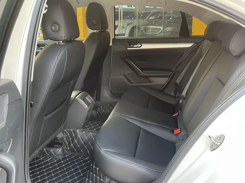Volkswagen Lamando 230TSI DSG Vision Edition National VI 2022 — миниатюра 3