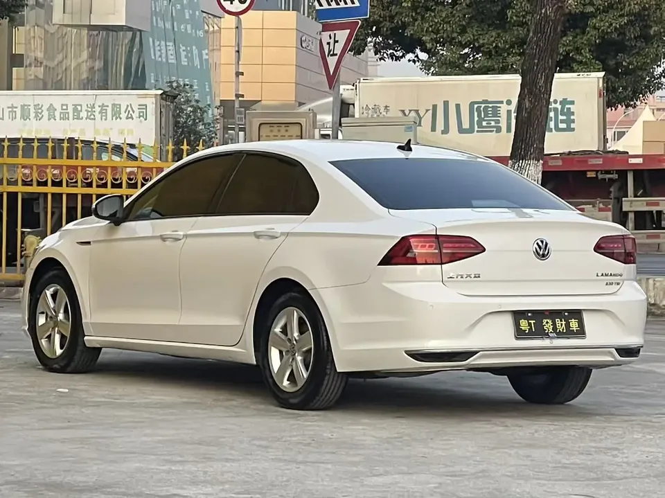 Volkswagen Lamando 230TSI DSG Vision Edition National VI 2022 — миниатюра 4