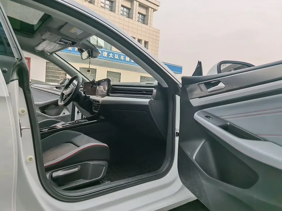 Volkswagen Lamando Lingdu 2024 2024 Lingdu Lingdu L 280TSI DSG Cool Edition 2024 — thumbnail 3