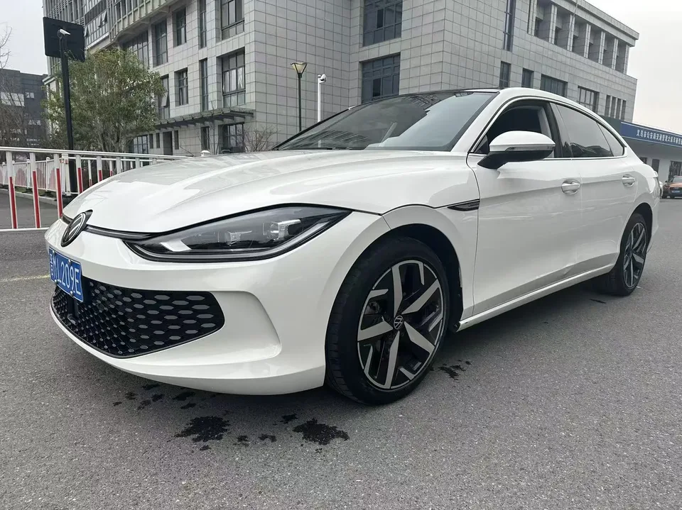 Volkswagen Lamando Lingdu Lingdu L 280TSI DSG Cool Edition 2023 — фото 1, купить с доставкой в Москву