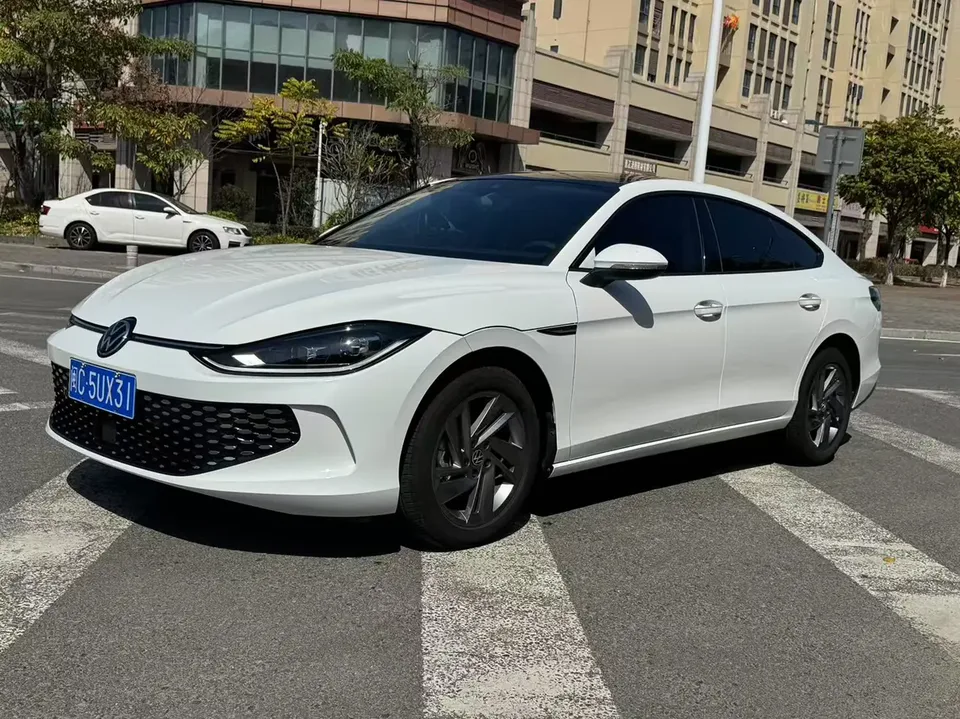 Volkswagen Lamando Lingdu 2024 2024 Lingdu Lingdu L 280TSI DSG Hot Edition 2024 — photo 1, buy with delivery to Moscow