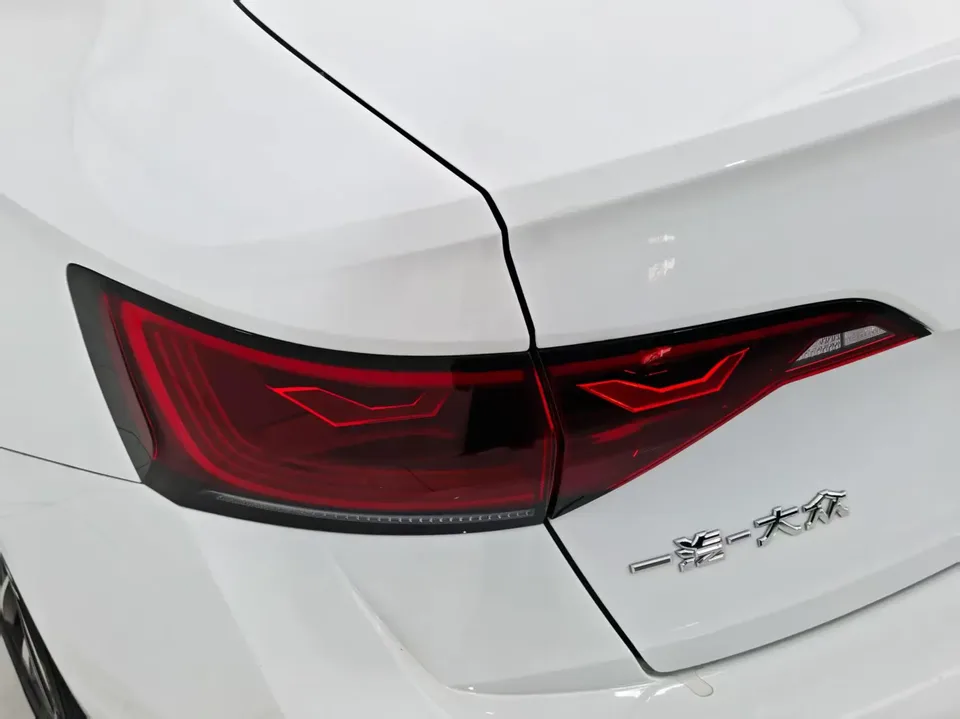 Volkswagen Sagitar 2023 Sagitar 300TSI DSG Beyond Edition 2024 — миниатюра 4
