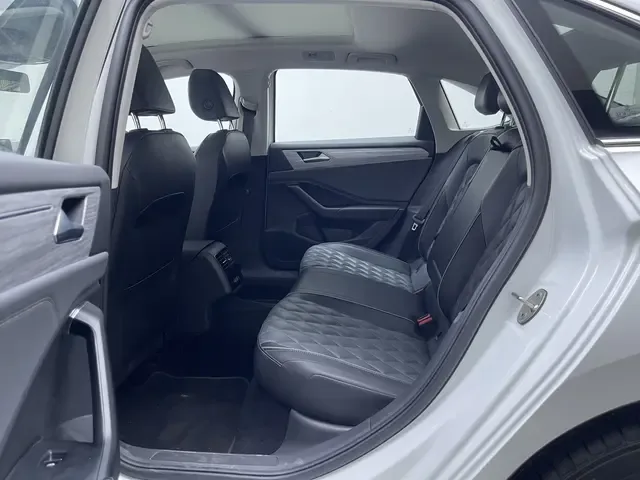 Volkswagen Sagitar Sagitar 300TSI DSG Beyond Edition 2024 — миниатюра 5