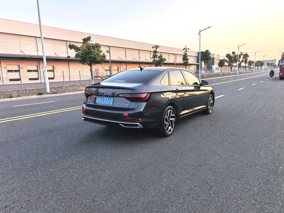 Volkswagen Sagitar 2023 Sagitar 300TSI DSG Beyond Edition 2023 — миниатюра 4