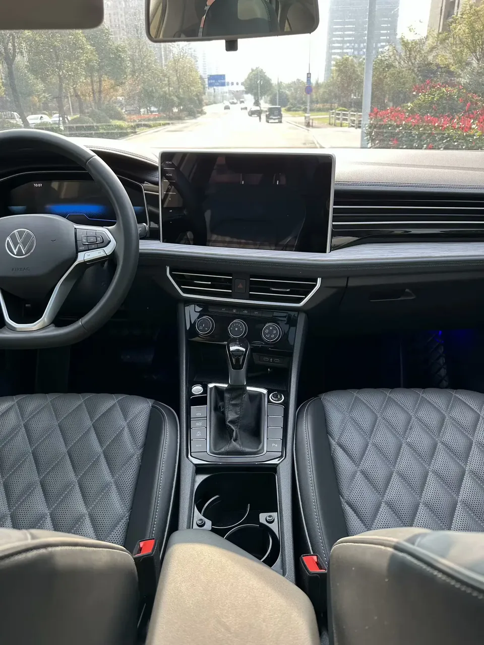 Volkswagen Sagitar Sagitar 2023 300TSI DSG Beyond Edition 2023 — thumbnail 3