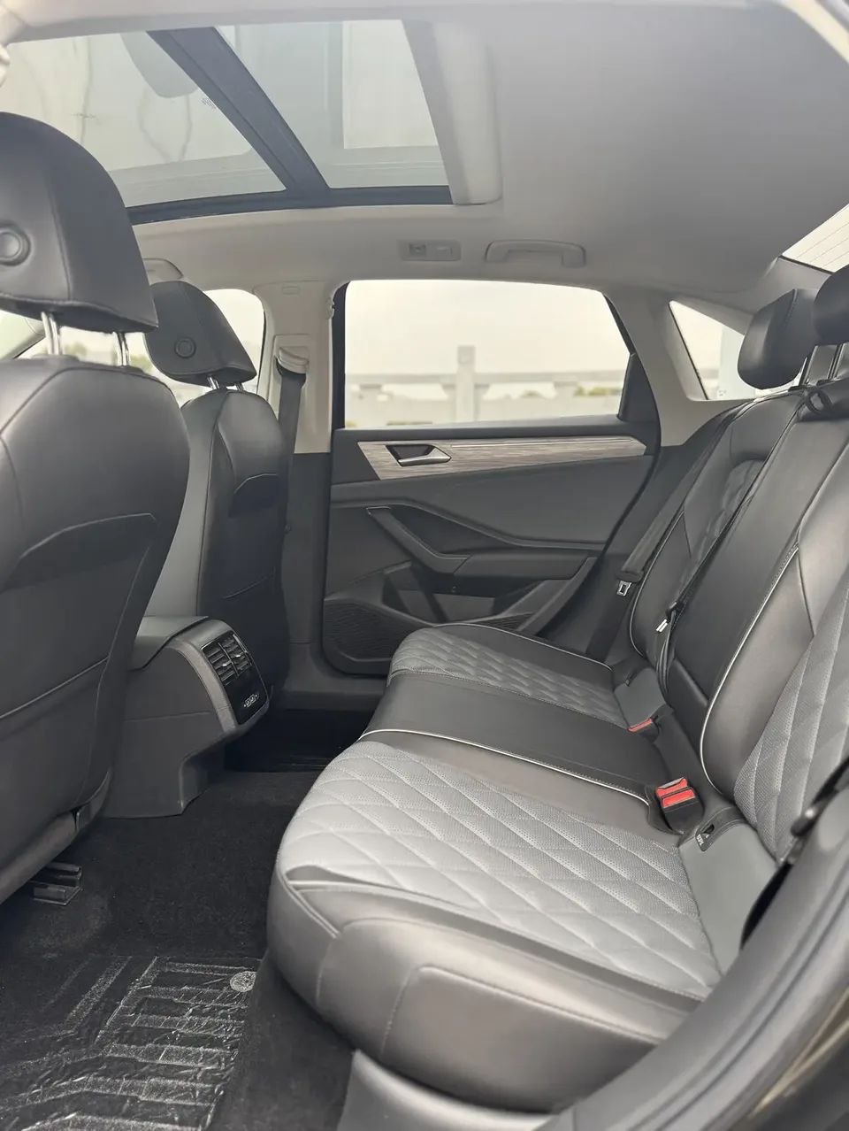 Volkswagen Sagitar 2023 Sagitar 300TSI DSG Beyond Edition 2023 — миниатюра 3