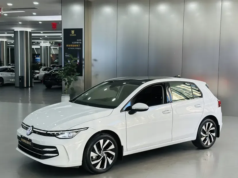 Volkswagen Golf 2025