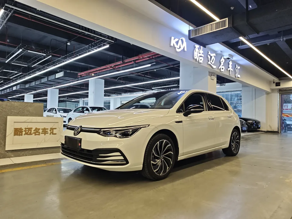 Volkswagen Golf golf 2021 280TSI DSG Pro 2022 — photo 1, buy with delivery to Moscow