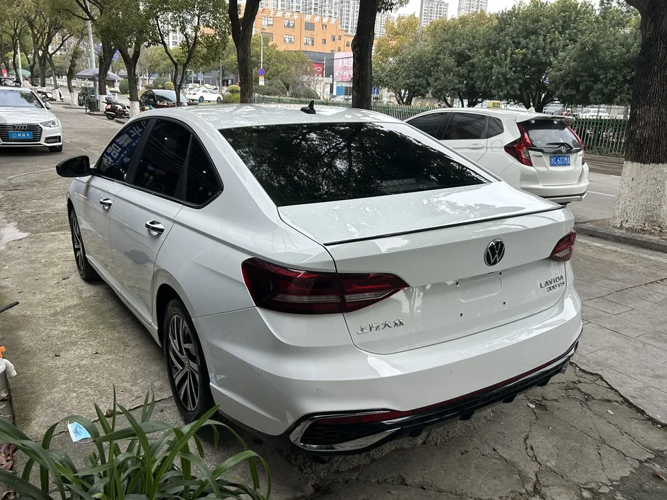 Volkswagen Lavida Lavida 2024 300TSI DSG Starry Sky Full Edition 2024 — миниатюра 4