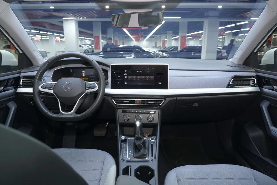 Volkswagen Lavida 300TSI DSG Full Edition 2024 — миниатюра 4