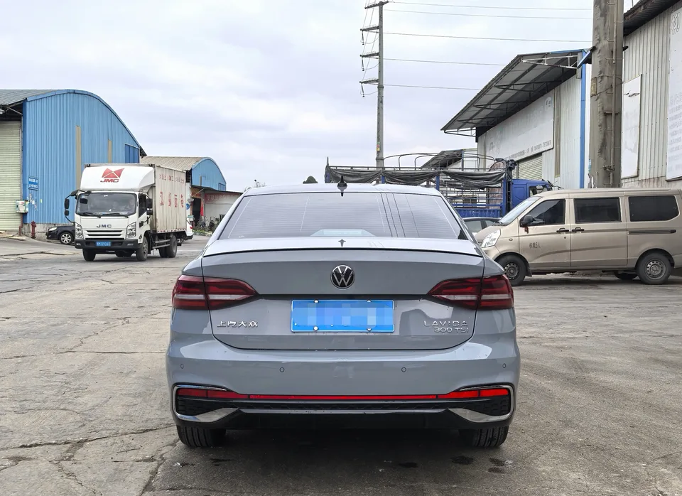 Volkswagen Lavida 300TSI DSG Starry Sky Edition 2023 — миниатюра 2