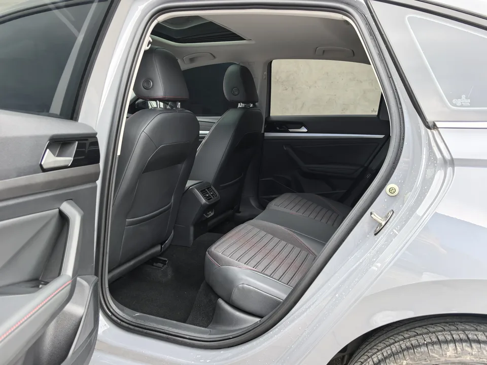 Volkswagen Lavida 300TSI DSG Starry Sky Edition 2023 — миниатюра 3