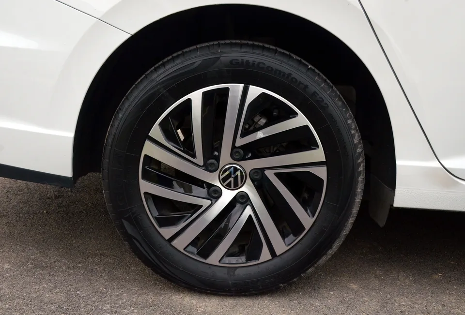 Volkswagen Lavida Lavida 2023 280TSI DSG Full Elegance Edition 2022 — thumbnail 3