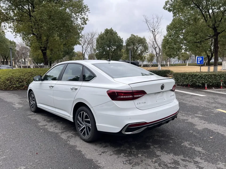 Volkswagen Lavida Lavida 2024 300TSI DSG Starry Sky Leading Edition 2024 — миниатюра 2