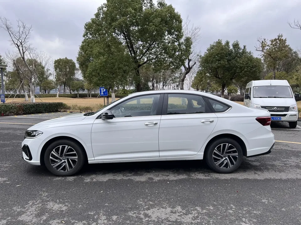 Volkswagen Lavida Lavida 2024 300TSI DSG Starry Sky Leading Edition 2024 — миниатюра 4
