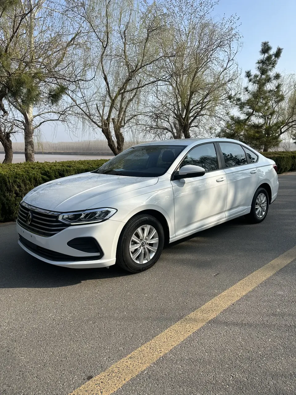 Volkswagen Lavida Lavida 2023 Lavida 2023 1.5L automatic Deyi version 2023 — photo 1, buy with delivery to Moscow
