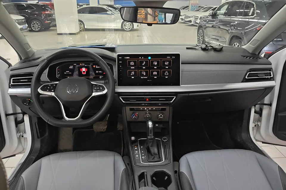 Volkswagen Lavida Lavida 2024 1.5L Automatic Starry Sky Five Million Edition 2024 — миниатюра 4