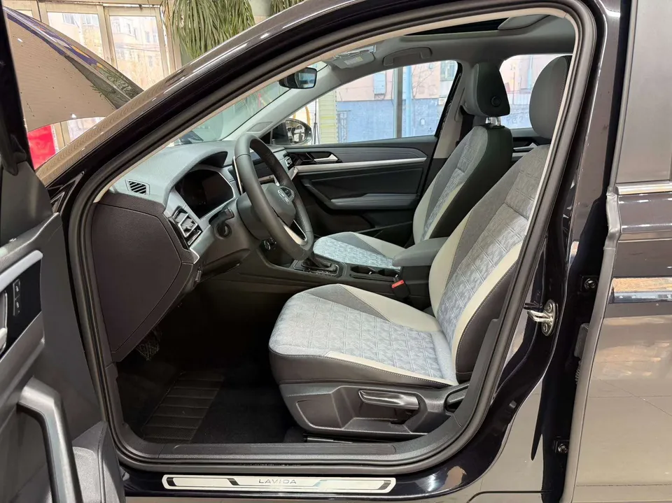 Volkswagen Lavida Lavida 2023 280TSI DSG Starry Sky Edition 2023 — миниатюра 4