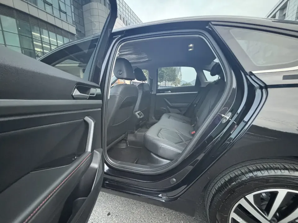 Volkswagen Lavida Lavida 2025 300TSI DSG Starry Sky Leading Edition 2024 — миниатюра 3