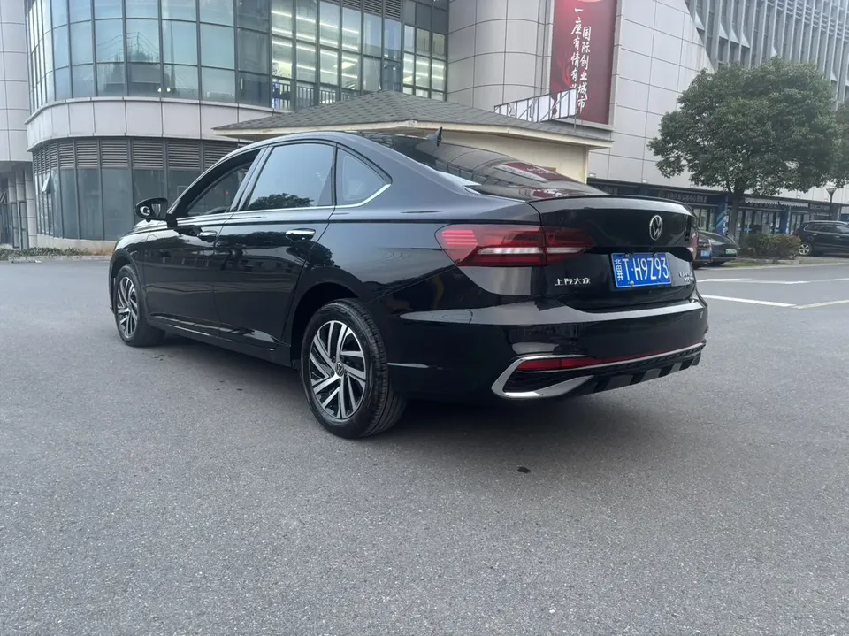 Volkswagen Lavida Lavida 2025 300TSI DSG Starry Sky Leading Edition 2024 — миниатюра 4