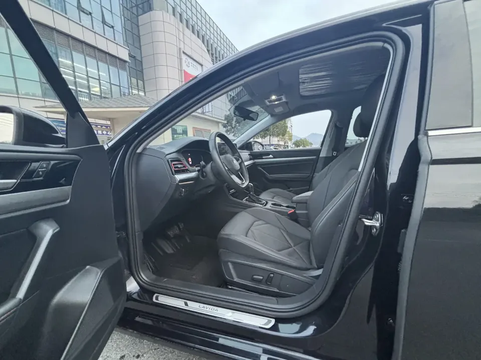 Volkswagen Lavida Lavida 2025 300TSI DSG Starry Sky Leading Edition 2024 — миниатюра 5