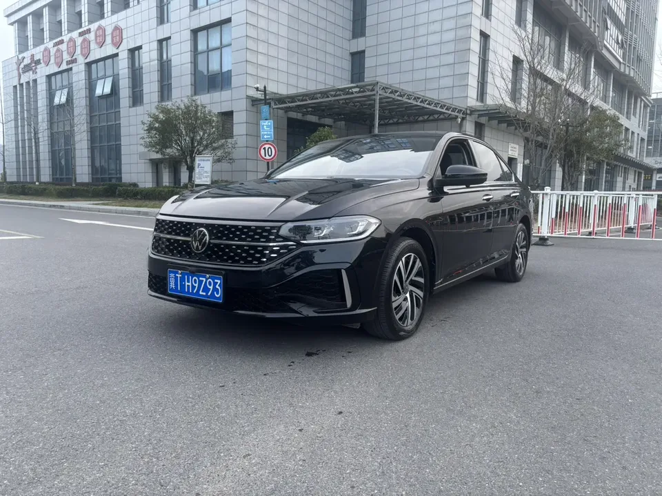 Volkswagen Lavida Lavida 2025 300TSI DSG Starry Sky Leading Edition 2024 — фото 1, купить с доставкой в Москву