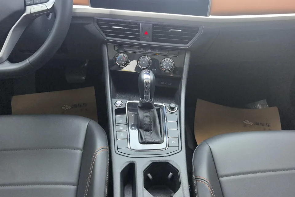 Volkswagen Bora Bora 2023 200TSI DSG Joy Travel PRO Edition 2023 — миниатюра 5