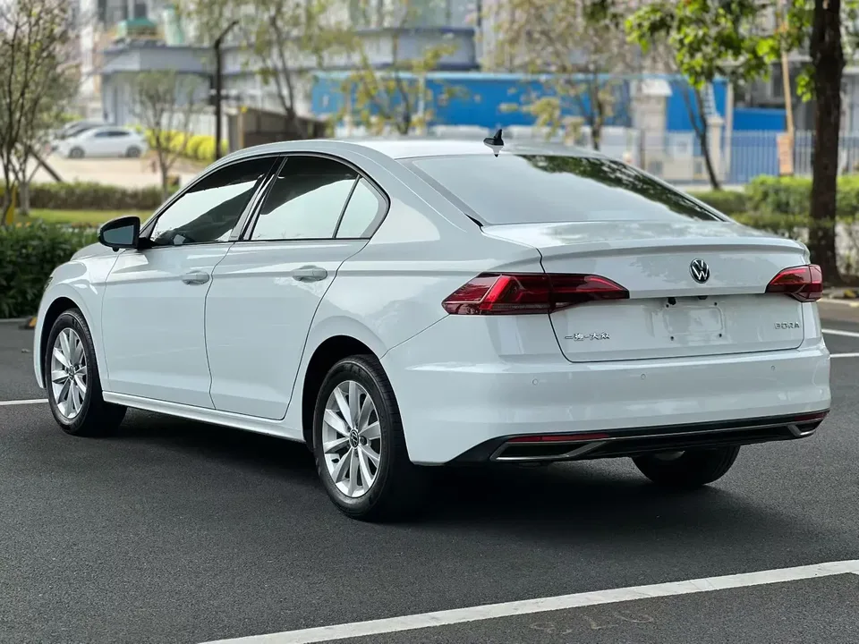 Volkswagen Bora Bora 2021 1.5L automatic comfort intelligent connected version 2022 — миниатюра 2