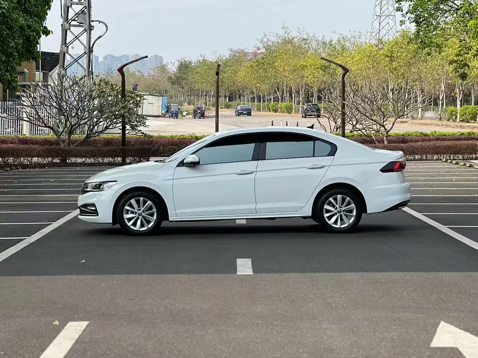 Volkswagen Bora Bora 2021 1.5L automatic comfort intelligent connected version 2022 — миниатюра 4