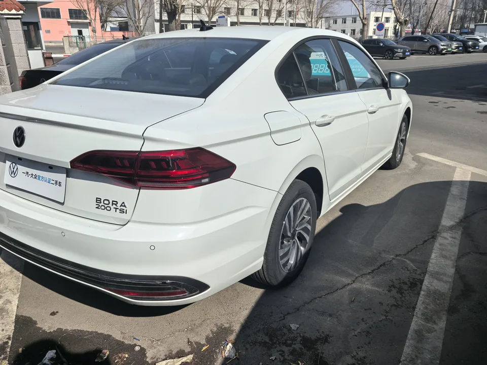 Volkswagen Bora Bora 2024 200TSI DSG Joy Edition 2025 — thumbnail 2