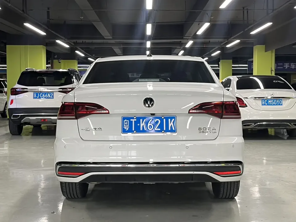 Volkswagen Bora Bora 2023 280TSI DSG Premium Edition 2022 — thumbnail 2