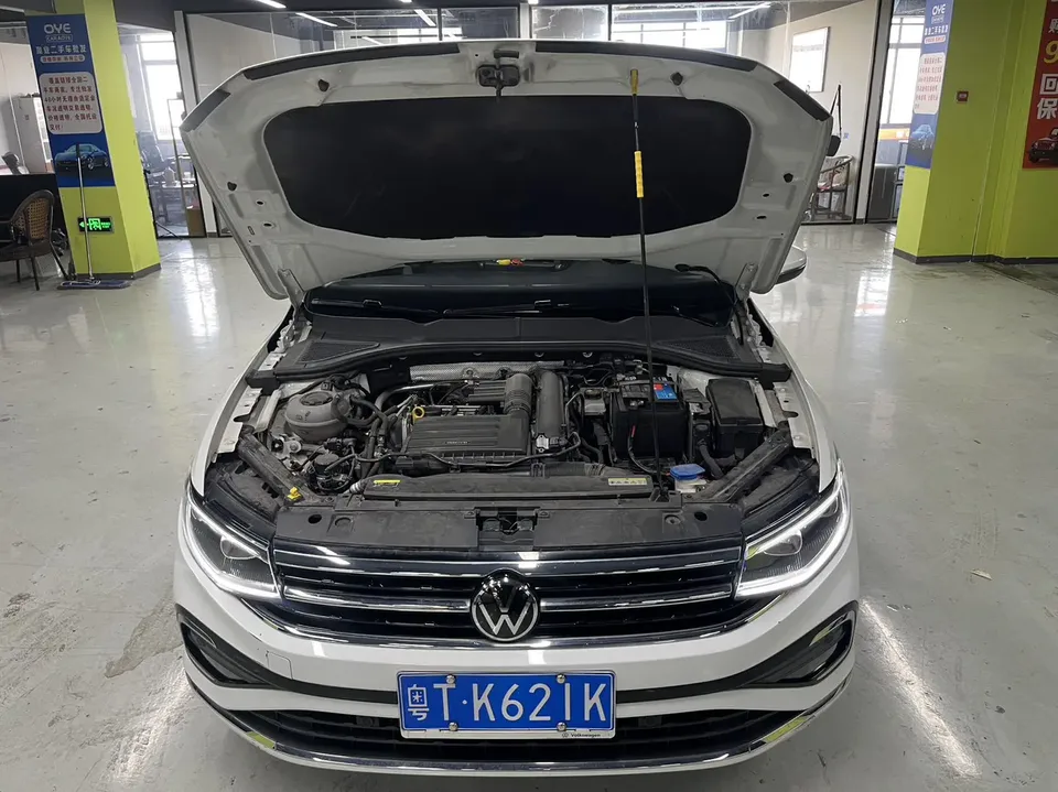 Volkswagen Bora Bora 2023 280TSI DSG Premium Edition 2022 — thumbnail 3