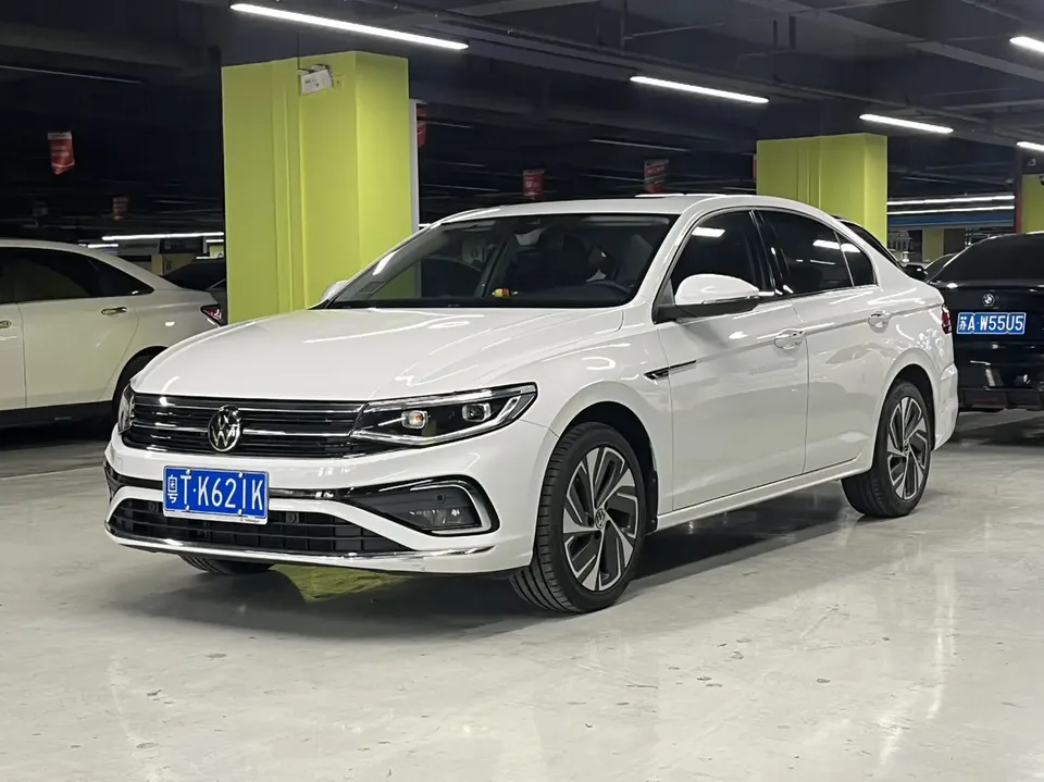 Volkswagen Bora Bora 2023 280TSI DSG Premium Edition 2022 — photo 1, buy with delivery to Moscow