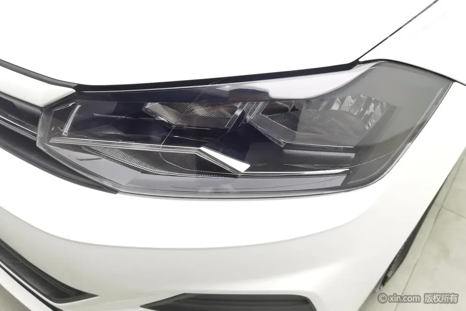 Volkswagen Polo facelift Plus 1.5L Automatic Indulgence Edition 2023 — миниатюра 2