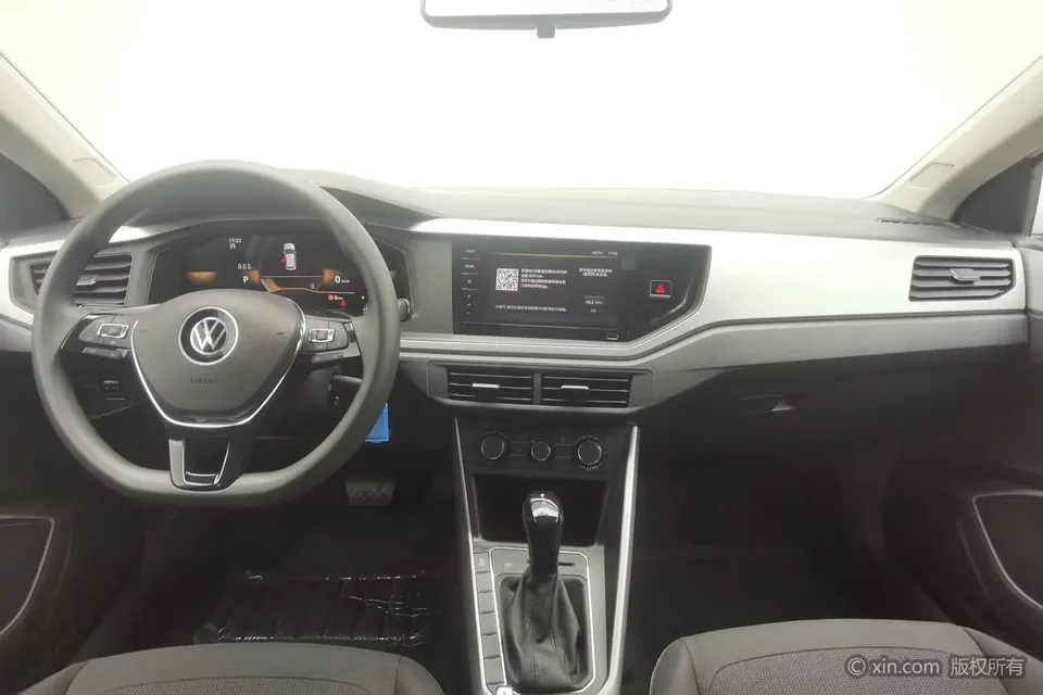 Volkswagen Polo facelift Plus 1.5L Automatic Indulgence Edition 2023 — миниатюра 3