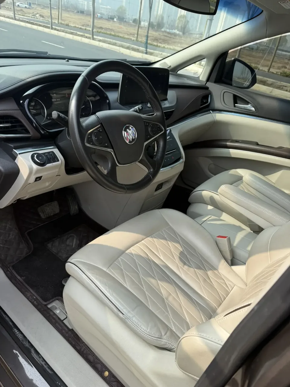 Buick GL8 Buick GL8 2022 Land Business Class 652T Luxury Edition 2022 — миниатюра 3