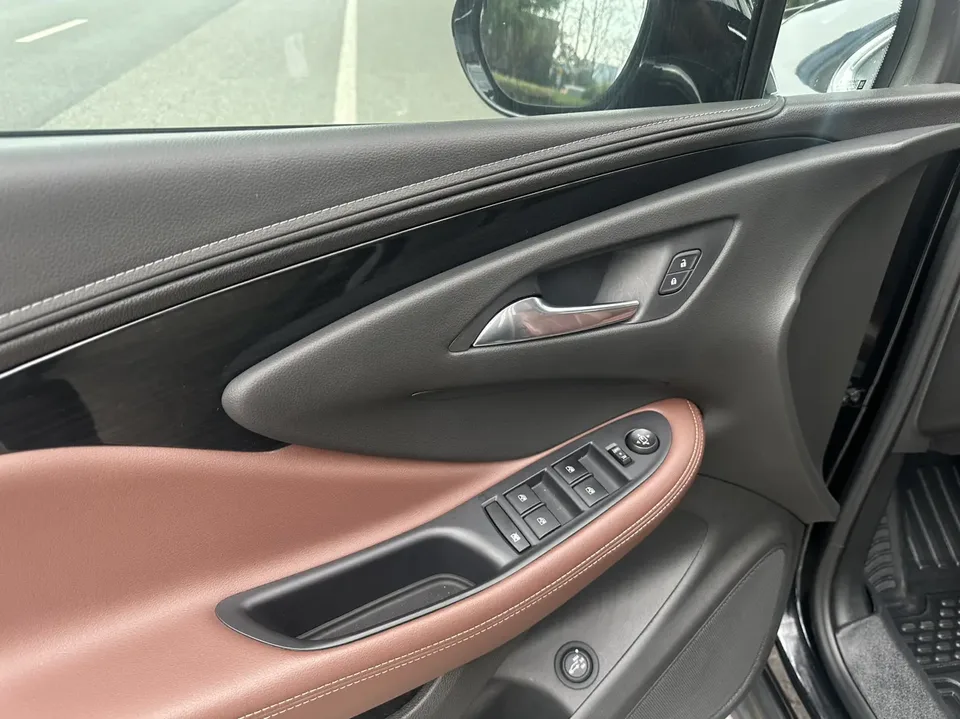 Buick Envision 2021 Envision 532T 2WD Luxury Model 2022 — миниатюра 3