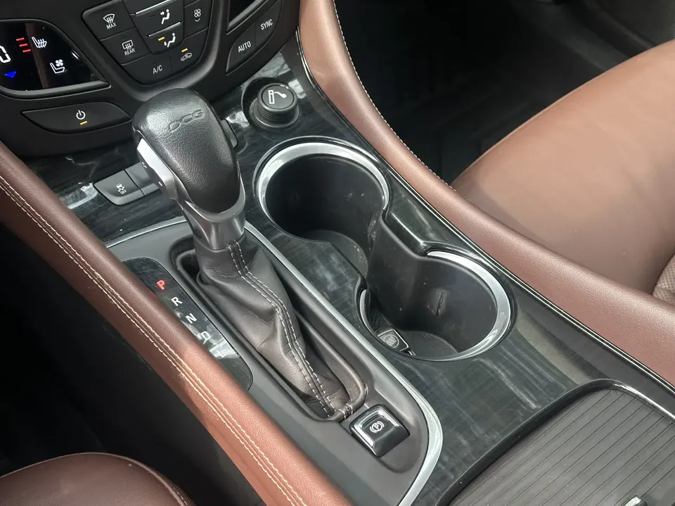 Buick Envision 2021 Envision 532T 2WD Luxury Model 2022 — миниатюра 5