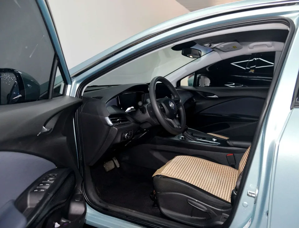 Buick Micro blue 6 WEILAN 6 2022 Connected Fashion PLUS 2022 — миниатюра 4