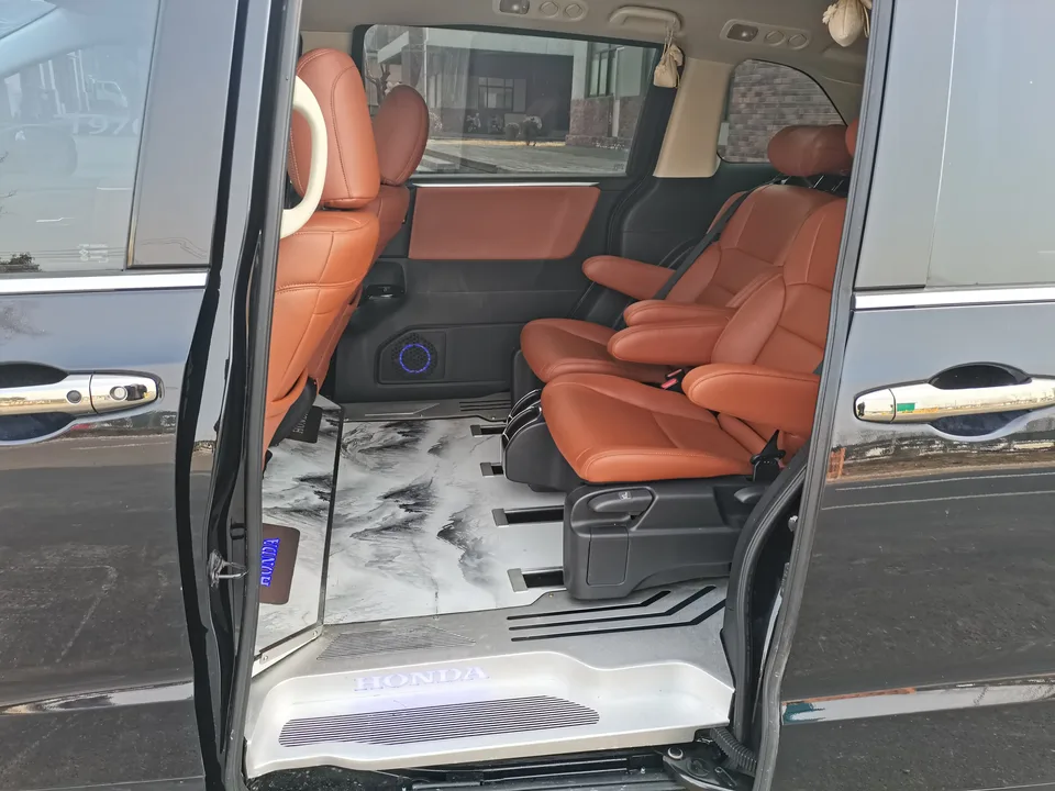 Honda Odyssey Odyssey 2024 2.0L Sharp Enjoy Edition 2024 — миниатюра 3