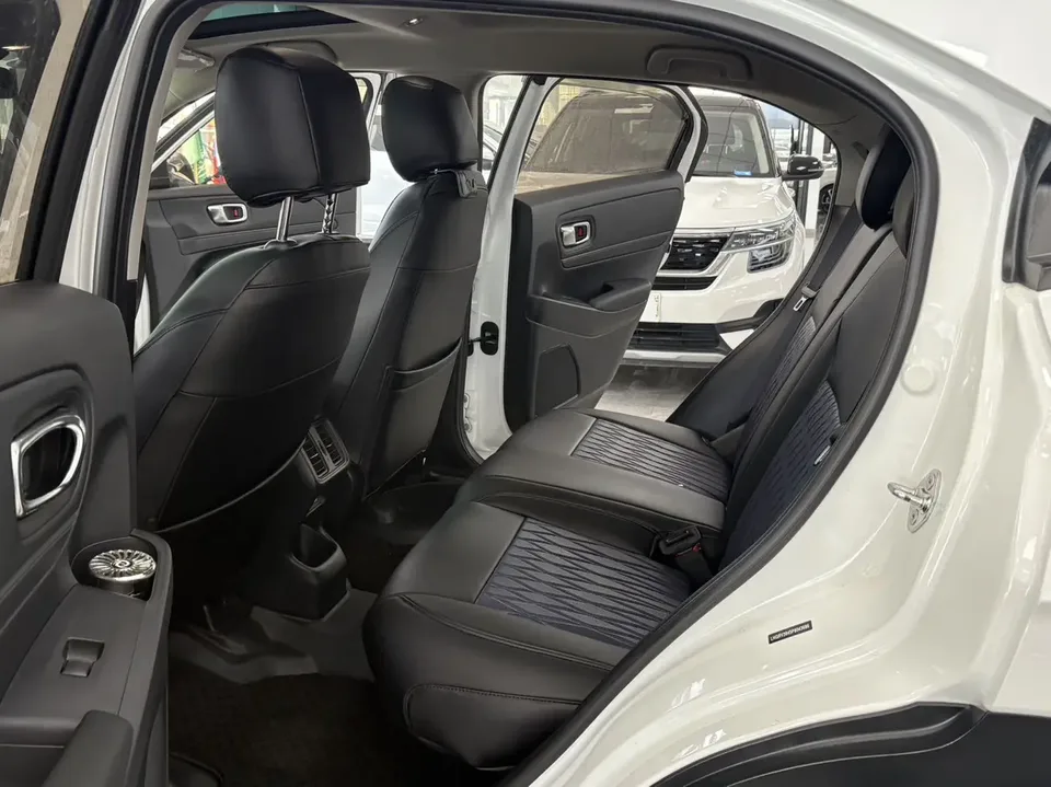 Honda VEZEL 1.5L CVT technology version 2023 — миниатюра 3