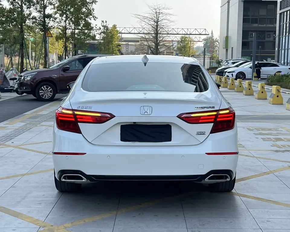 Honda Inspire 2022 Insignia 260TURBO Fine Edition 2022 — миниатюра 2