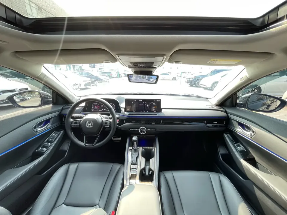 Honda Inspire Insignia 2025 260TURBO Elite Edition 2025 — миниатюра 3