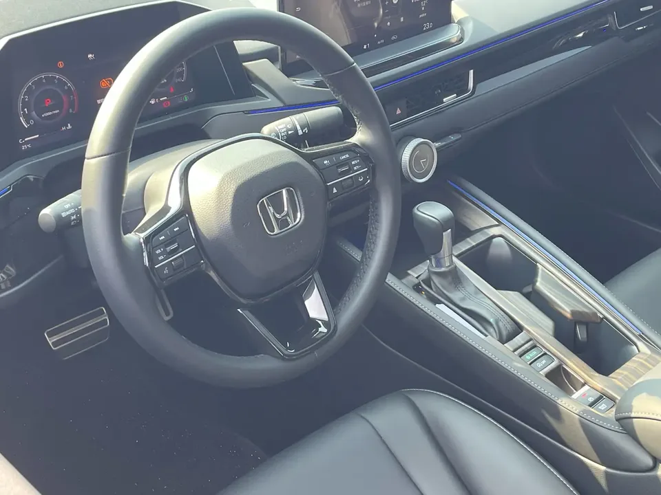 Honda Inspire Insignia 2025 260TURBO Elite Edition 2025 — миниатюра 4